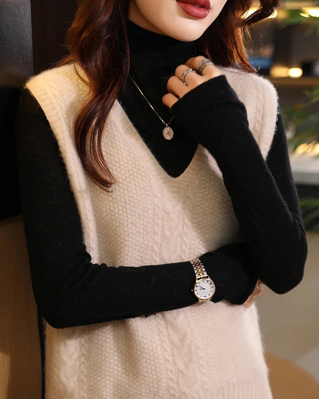 Loose-Fitting Wool V-Neck Thick Knitted Vest