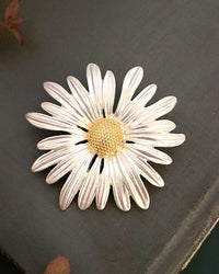 Retro Woodland-Style Daisy Brooch