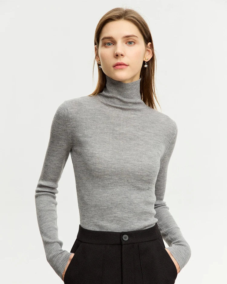 Simple Slim-Fitting Wool Turtleneck Sweater