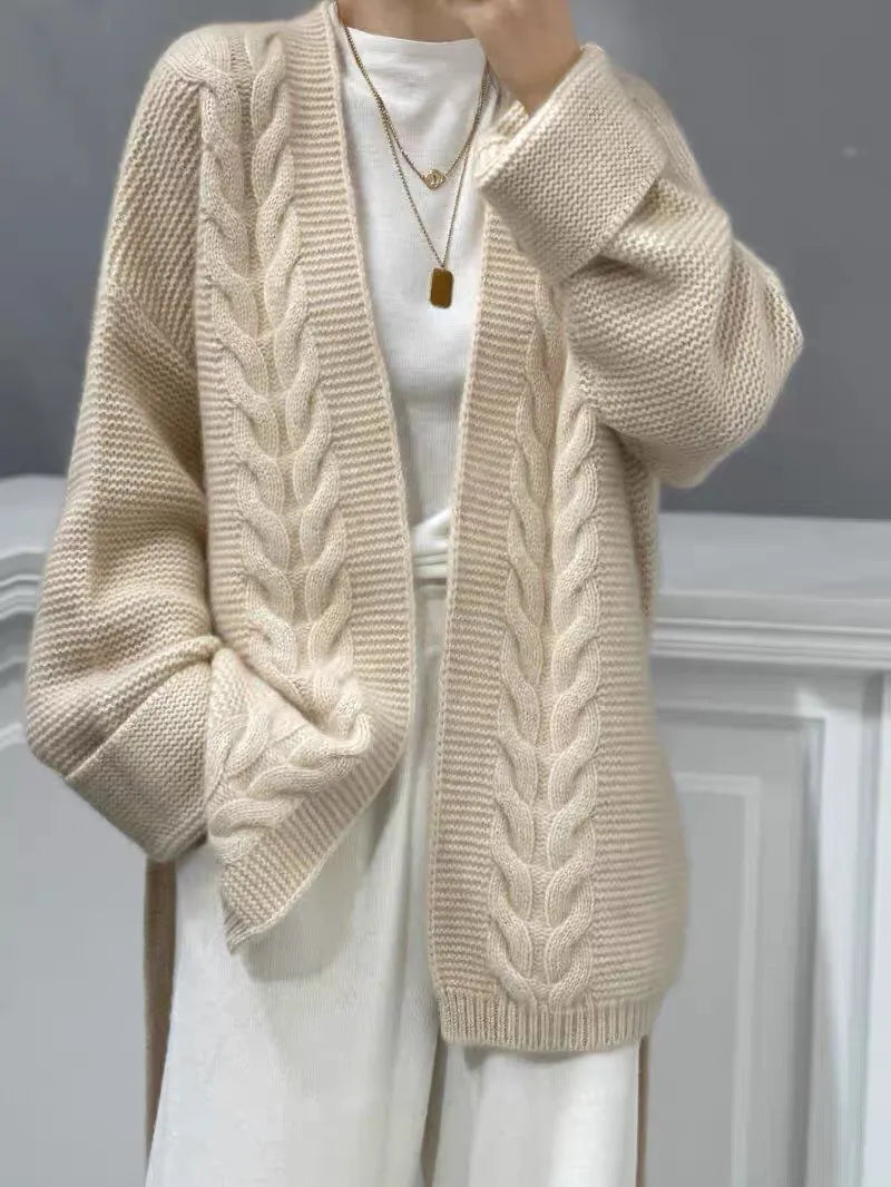 Gentle Short Cable Wool Cardigan