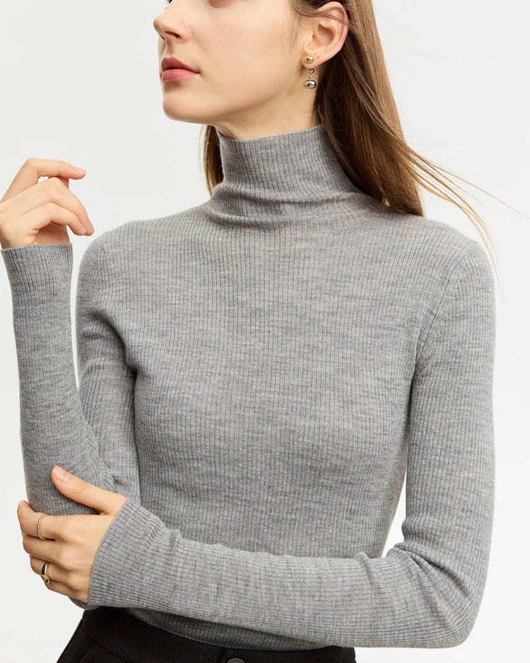 Simple Slim-Fitting Wool Turtleneck Sweater